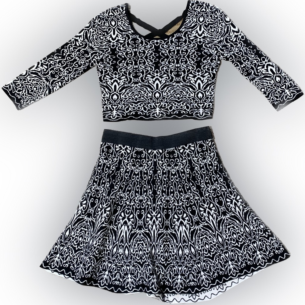 Xhilaration medium two-piece set